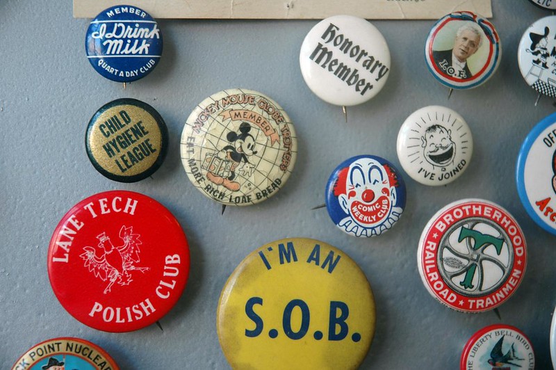 6224268340_3acaa2f2e9_c ‣ iands The busy beaver button museum is a strange but fascinating way to explore history and one of the most surprisingly fun things to do in chicago.