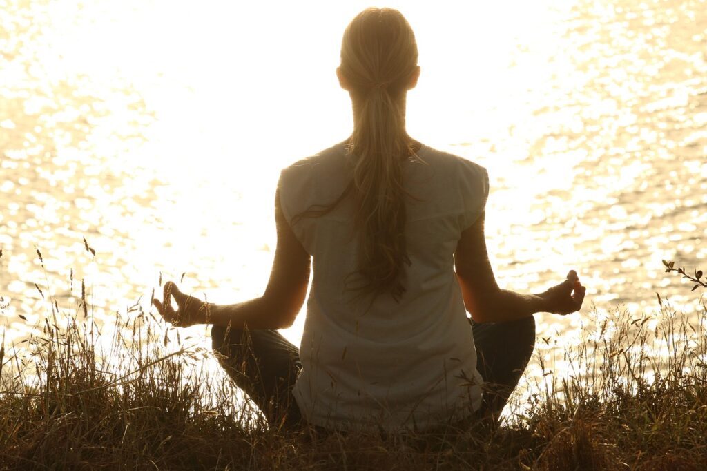 Meditate-1851165_1280 ‣ iands There are plenty of spiritual things to do in chicago like this pleasant spiritual retreat